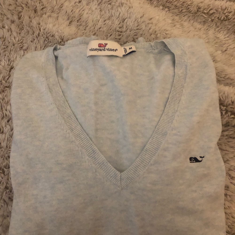 Vineyard vines v neck sweater